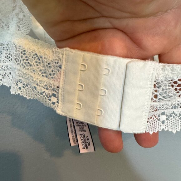 VICTORIA'S SECRET white lace bralette size S - Picture 3 of 6